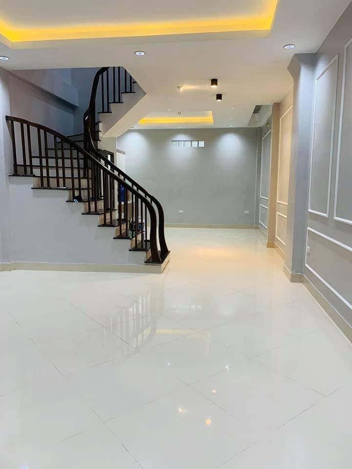 Cần bán nhà mới xây Mai Dịch, Cầu Giấy, 5 tầng X 40m2, lô góc nhỉnh 4 tỷ