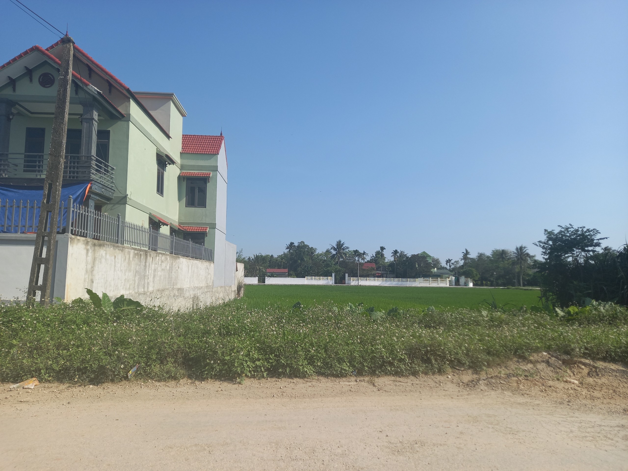 Bán đất măt đường xã Đông Phú, 180m2, MT 6m, giá 1.2 tỷ - LH: 0926362025 3