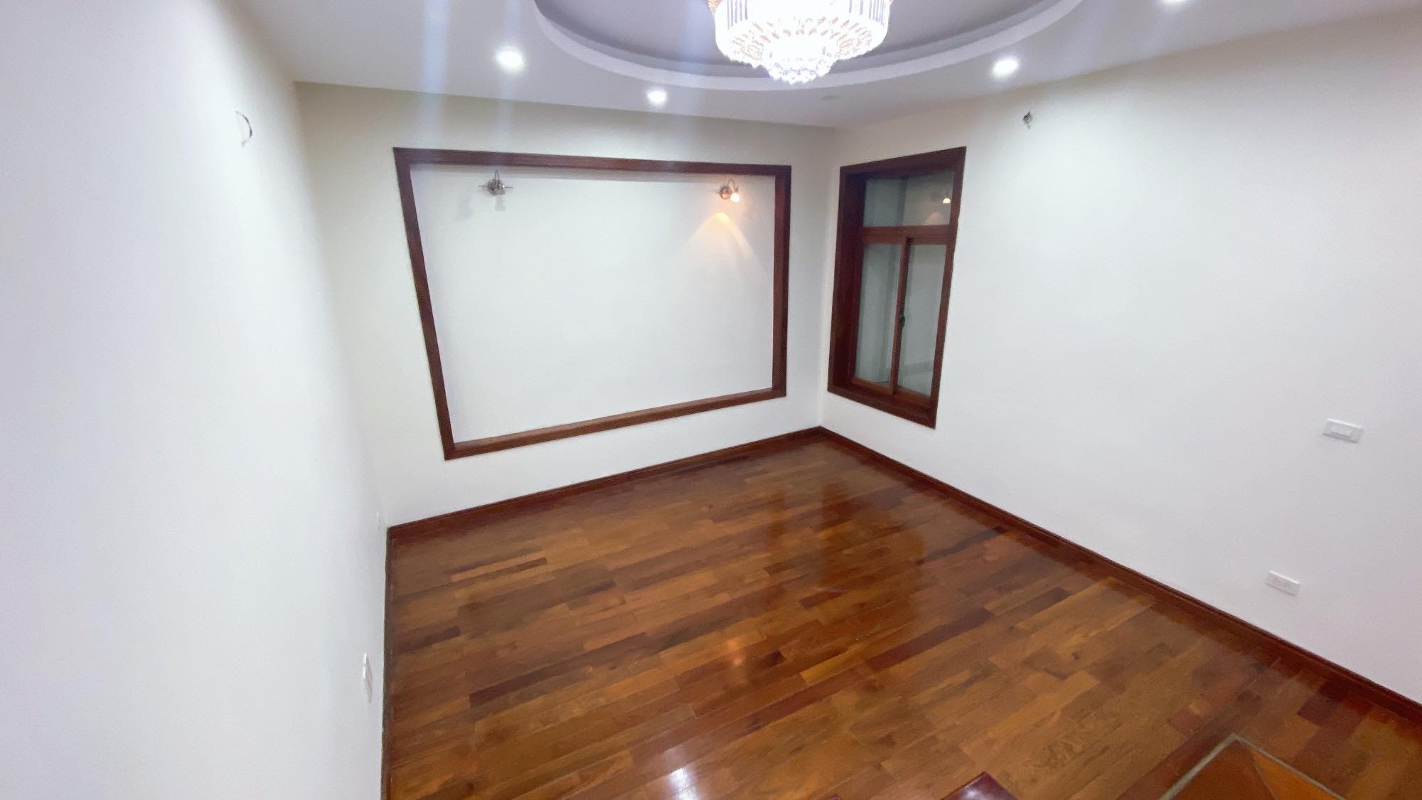 Cần bán Nhà mặt tiền đường Hồ Tùng Mậu, Phường Mai Dịch, Diện tích 30m², Giá Thương lượng - LH: 0975517689