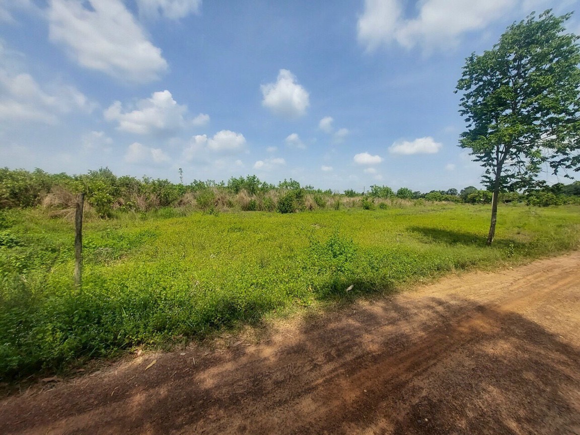 Cần bán Đất đường Quốc Lộ 13, Thị trấn Lộc Ninh, Diện tích 180m², Giá Thương lượng - LH: 0938792502