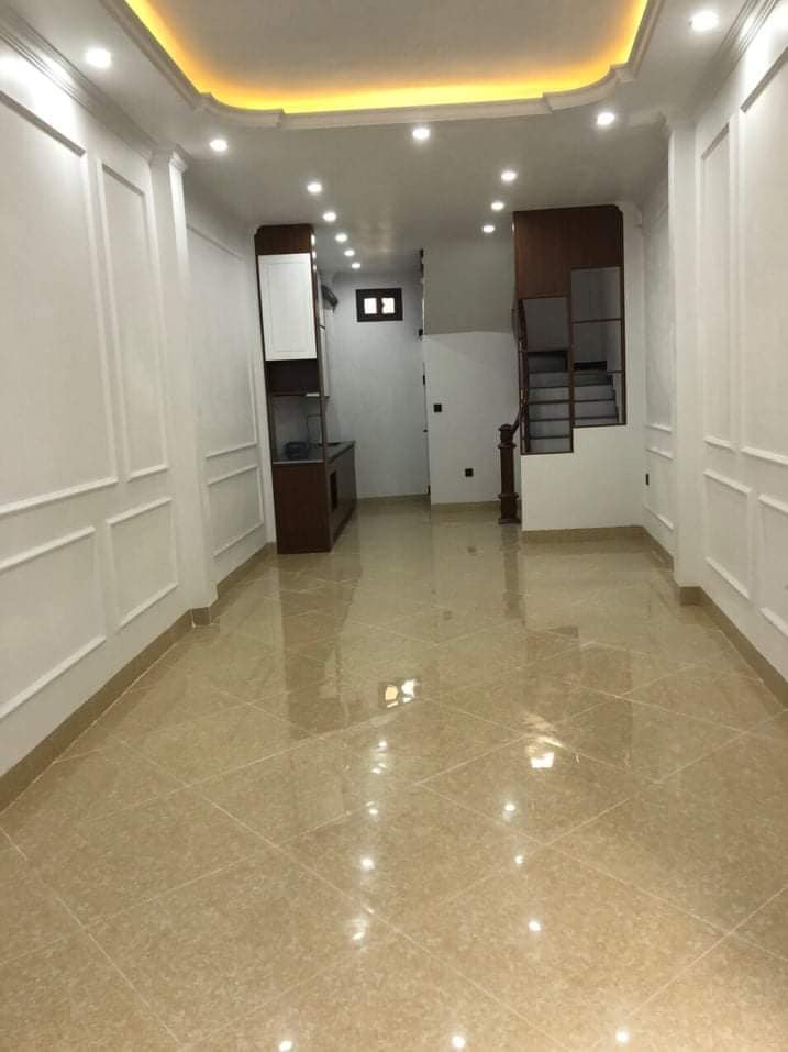 Vip! Chỉ 3 tỷ nhà Hồ Tùng Mậu, Cầu Giấy, lô góc, 32m2-5 tầng-ngõ ô tô - LH: 0975517689