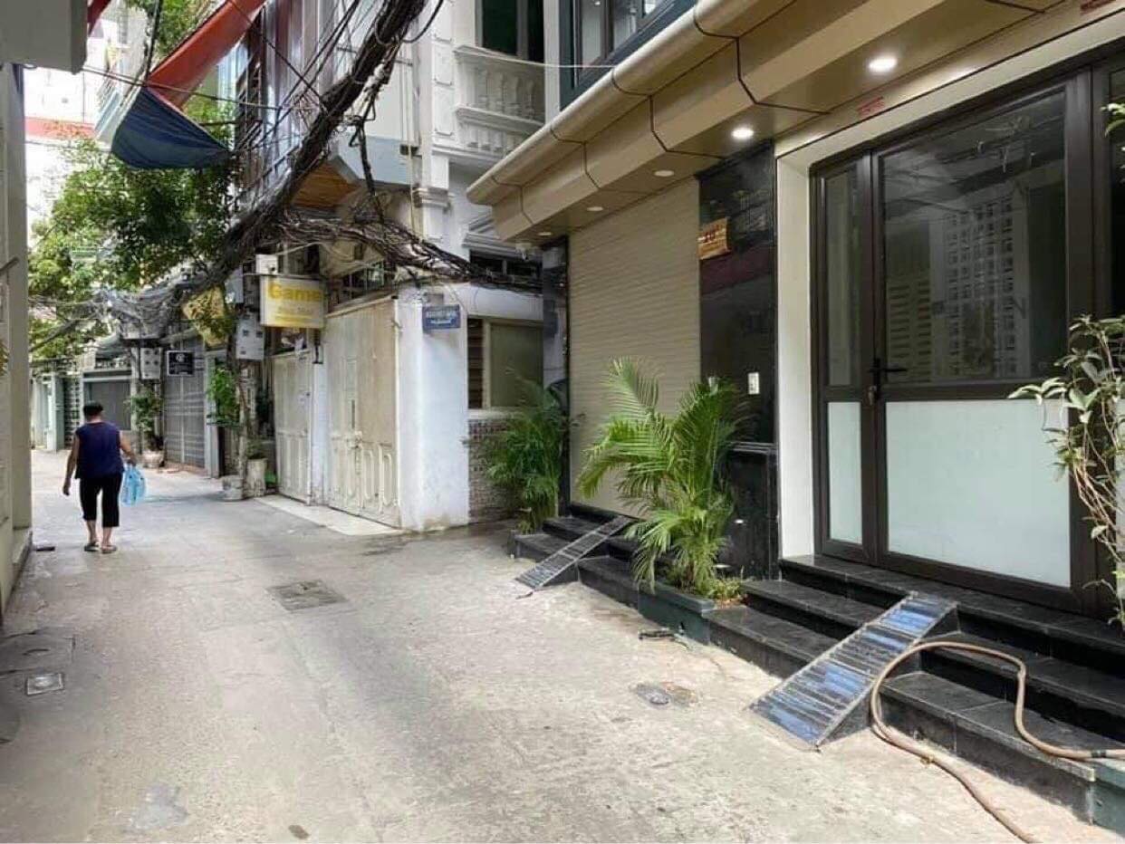 Bán nhà 30m2 5 tầng tại phố Kim Đồng, 2 mặt thoáng lô góc, ngõ rất to - LH: 0962731301 5