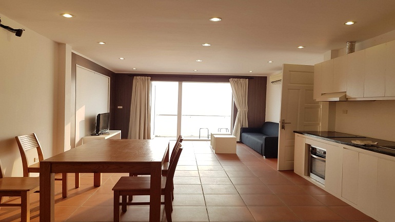 Cho thuê căn hộ dịch vụ tại Yên Phụ, Tây Hồ, 100m2, 2PN, view hồ, đầy đủ nội thất 1