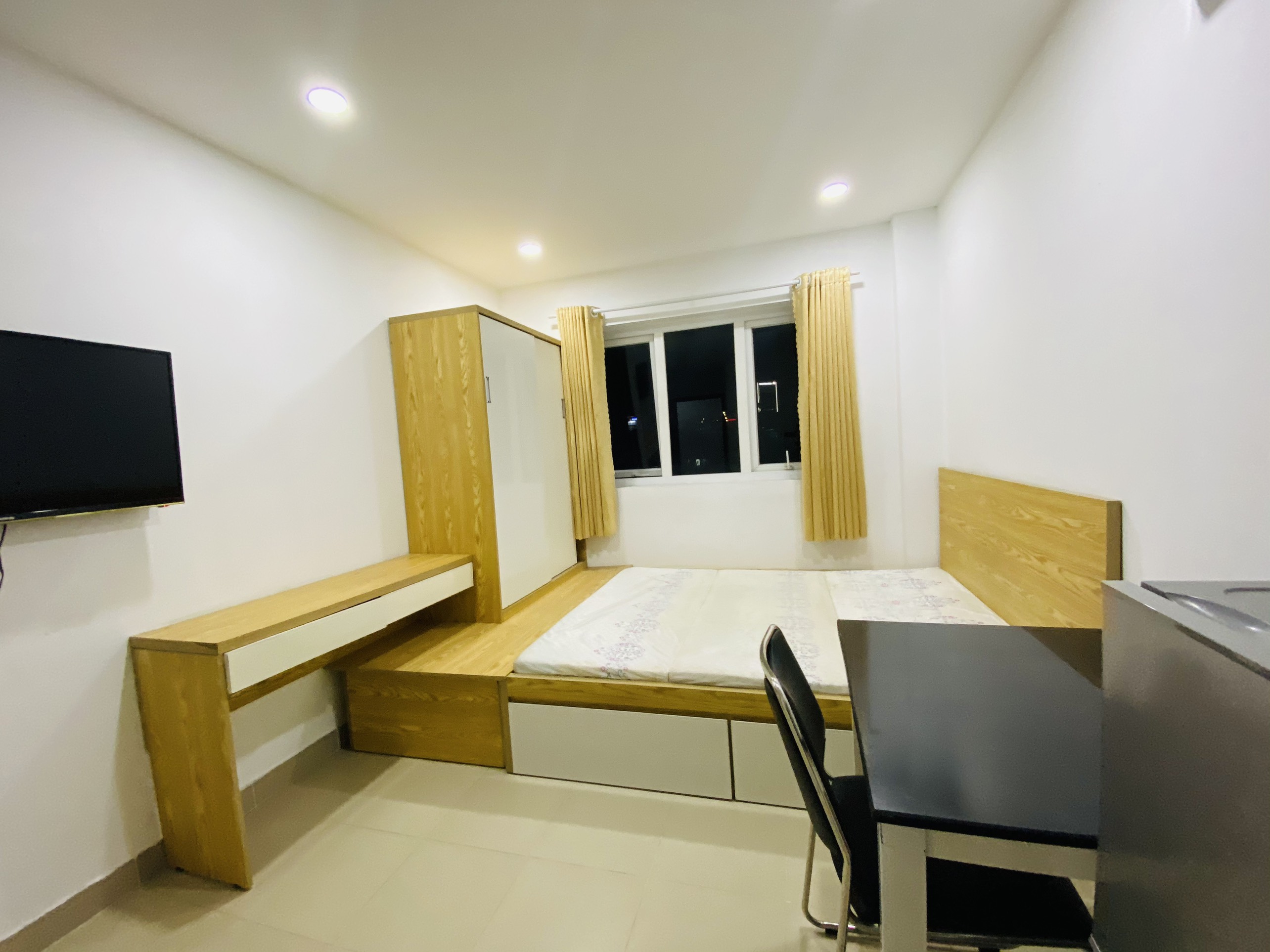 Cho thuê căn hộ dịch vụ Full nội thất đường Nguyễn Thị Thập quận 7 giá 4 triệu siêu rẻ 2