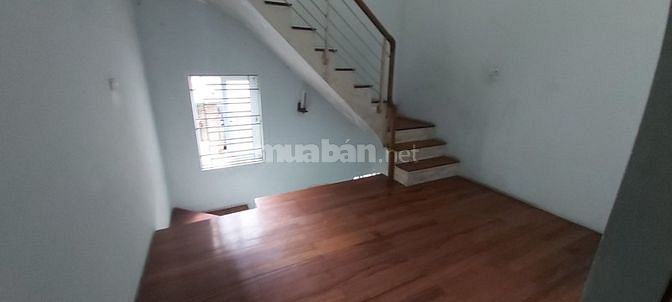 chính chủ bán gấp căn nhà phùng khoang sđ 45m2 mt 39m x3 tầng 3