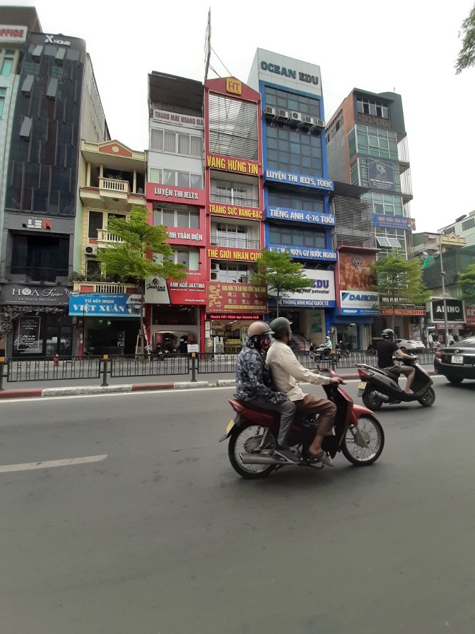 Bán nhà mặt phố Đại Cồ Việt 198m2, MT 7m, Vị trị đẹp, kinh doanh chất