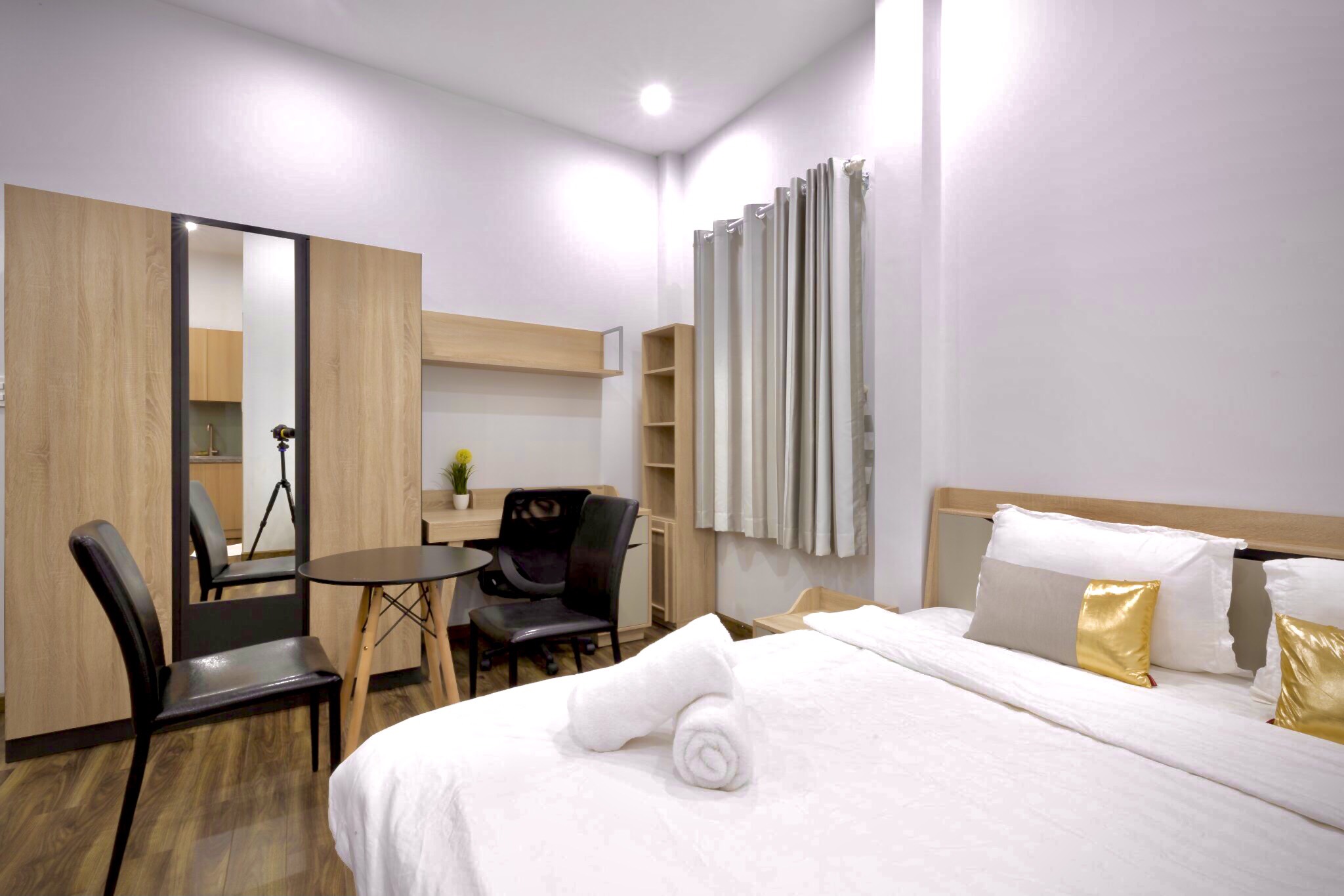 Cho thuê căn hộ full nội thất, đường Duy Tân, Quận Phú Nhuận 1