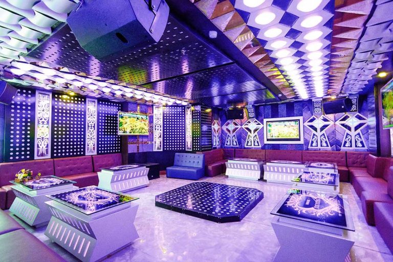 BÁN KARAOKE HUỲNH THÚC KHÁNG HÀ ĐÔNG DT 50M MT 5M 9 TẦNG LH 0984042591