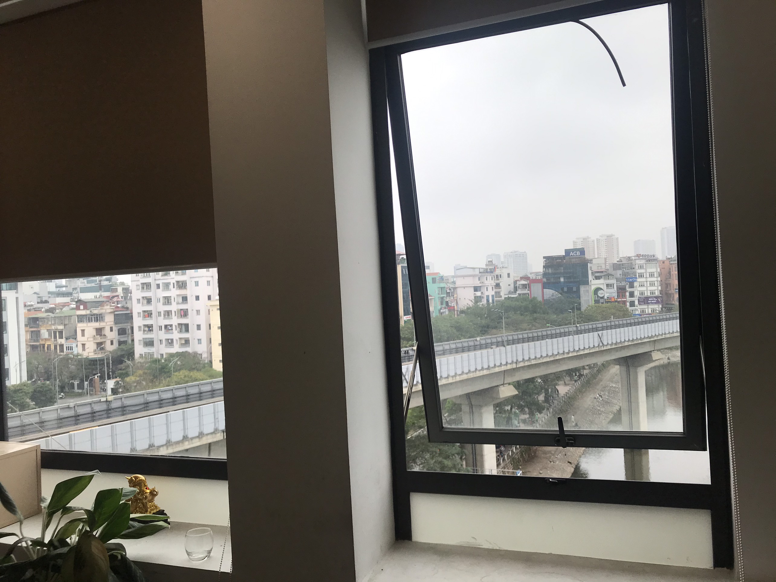 Cho thuê văn phòng 50m2 mặt phố Mai Anh Tuấn, đối diện hồ Hoàng Cầu, Đống Đa Lh: 0772366666 3