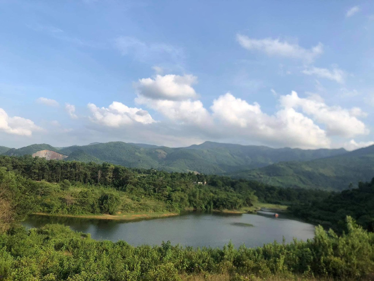 Chính chủ bán đất view hồ, vị trí đẹp tại Cư Yên, Lương Sơn, Hòa Bình