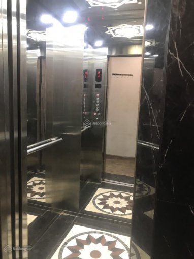 Cho thuê nhà mặt phố Đội Cấn, 5 tầng x 55m có thang máy thông sàn 2