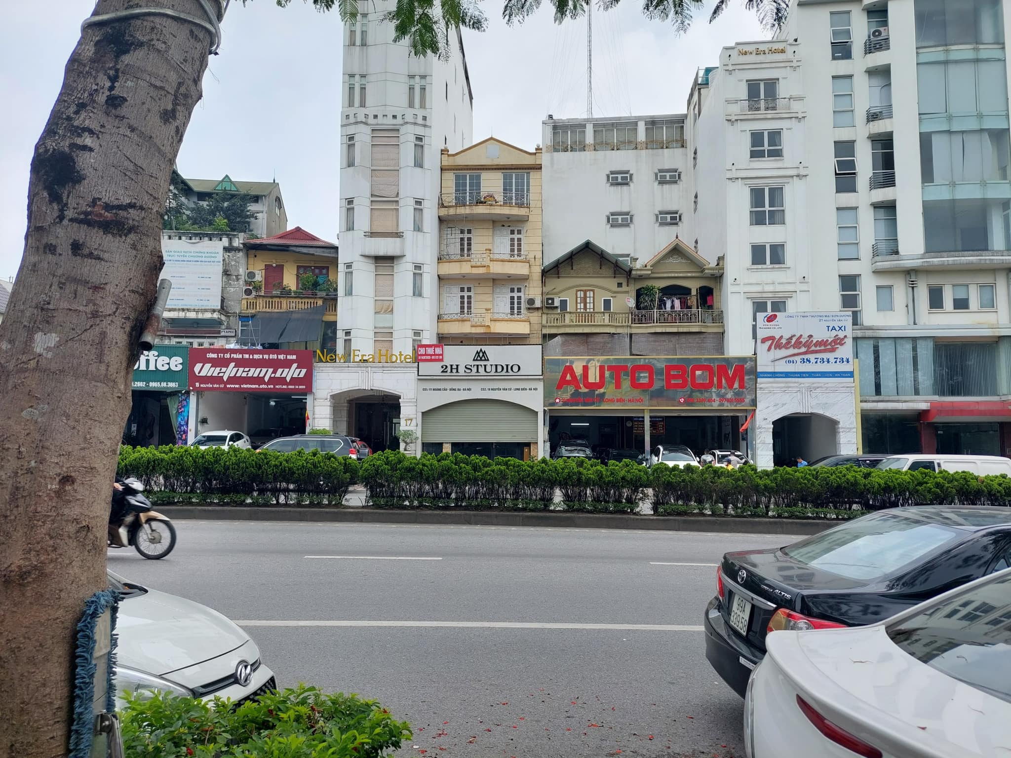 Cần bán Nhà mặt tiền đường Nguyễn Văn Cừ, Phường Bồ Đề, Diện tích 105m², Giá 20 Tỷ - LH: 0969040000 4