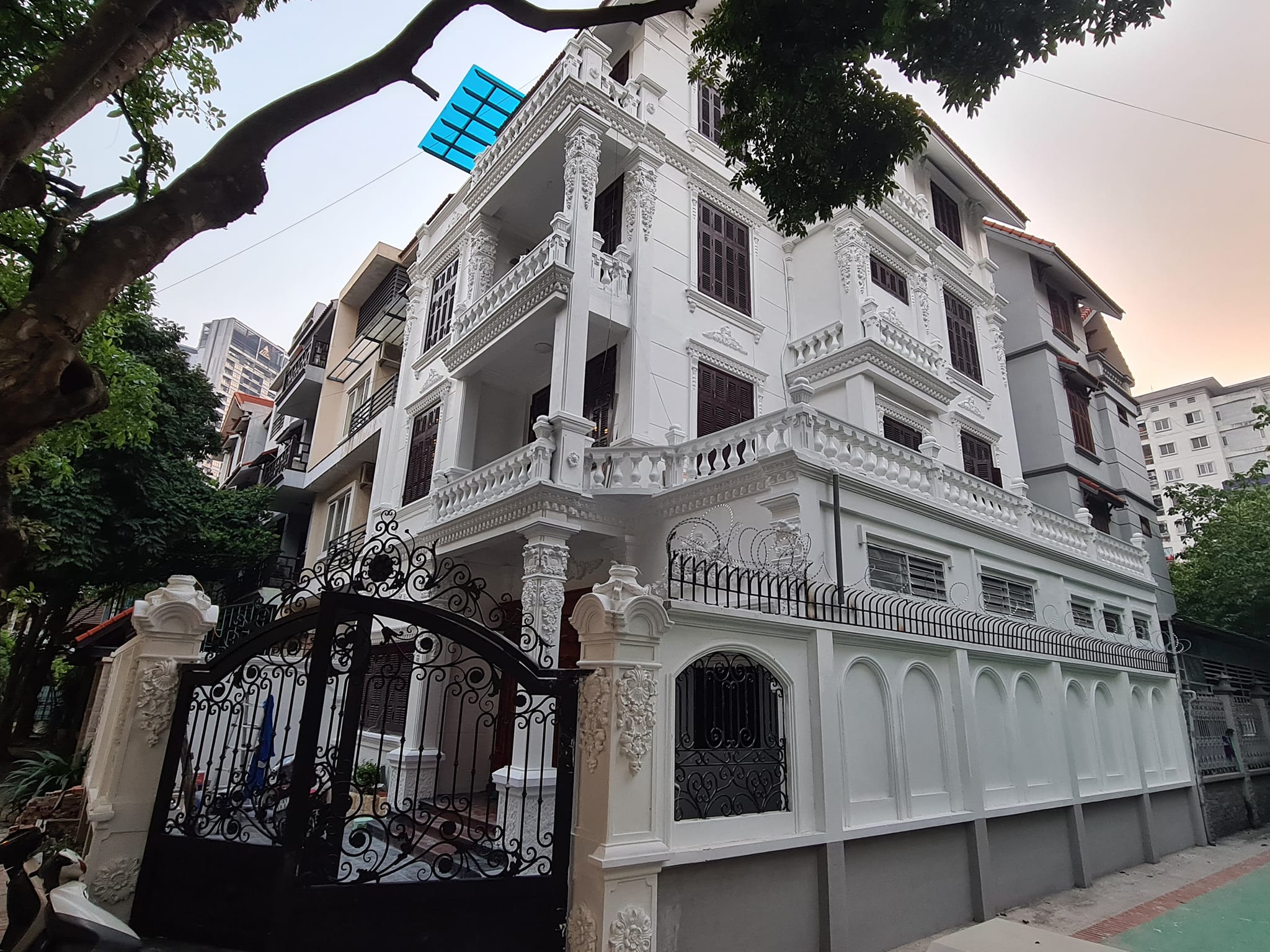 Cần bán Nhà mặt tiền đường Tô Ngọc Vân, Phường Quảng An, Diện tích 140m², Giá 60 Tỷ - LH: 0969040000