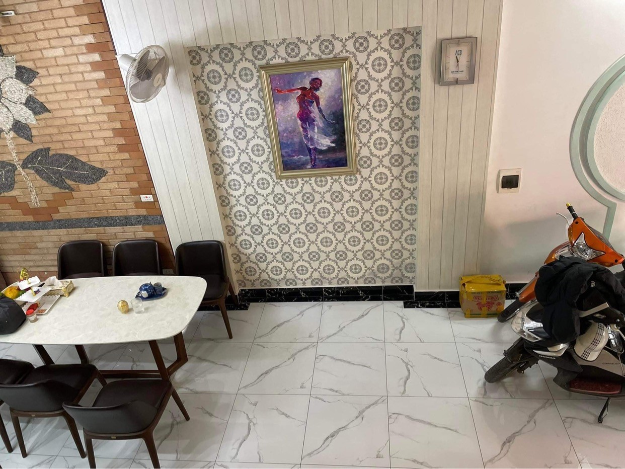 Hoàng Cầu 60m2 x 5t, nở hậu, ô tô, kinh doanh, tặng nội thất, nhỉnh 11 tỷ 4