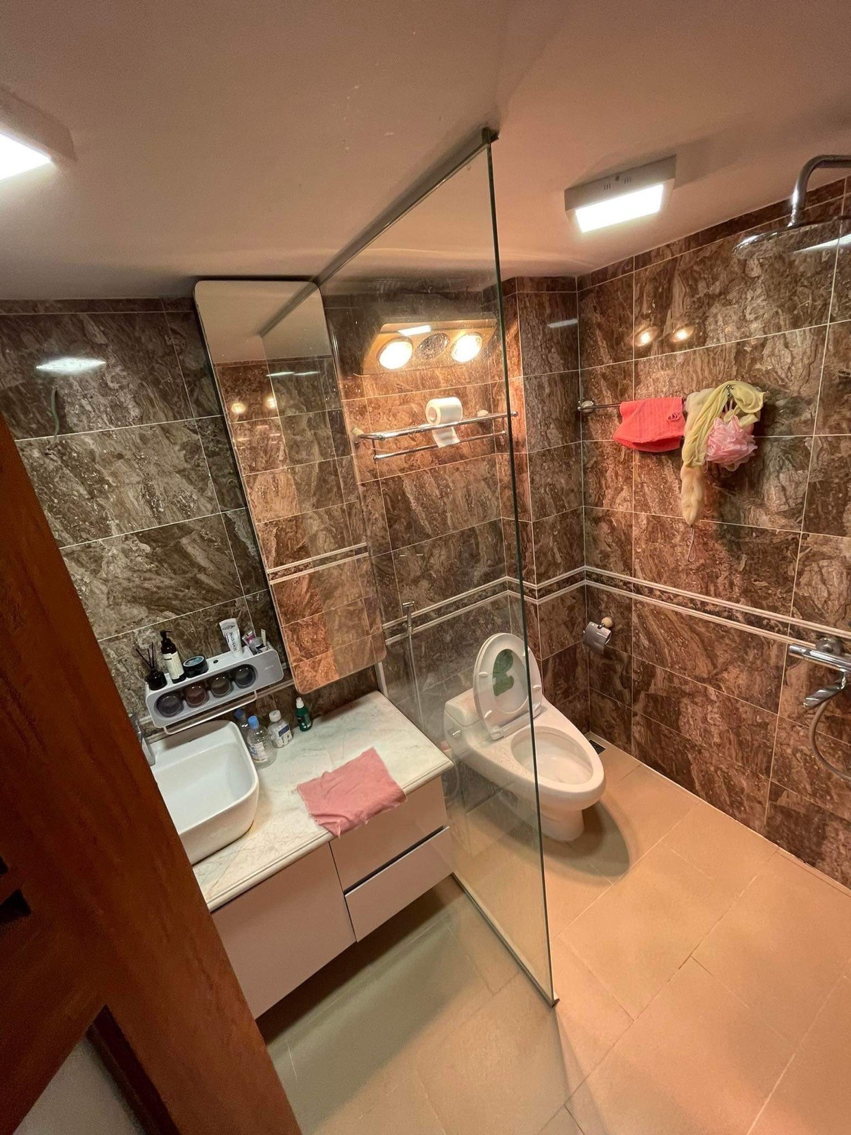 Hoàng Cầu 60m2 x 5t, nở hậu, ô tô, kinh doanh, tặng nội thất, nhỉnh 11 tỷ 2