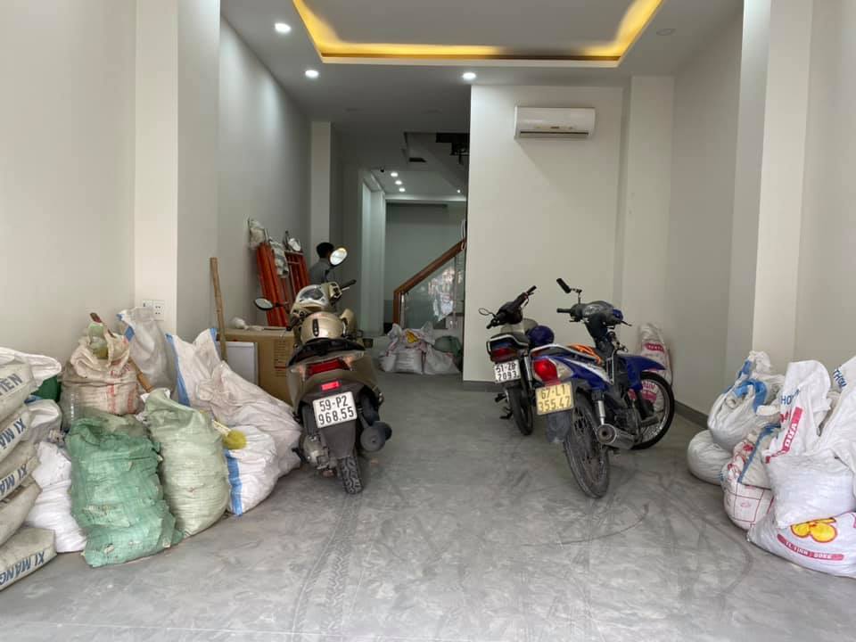 Cần bán Nhà mặt tiền đường Nguyễn Trãi, Phường Nguyễn Cư Trinh, Diện tích 57m², Giá 18.5 Tỷ - LH: 0774805464