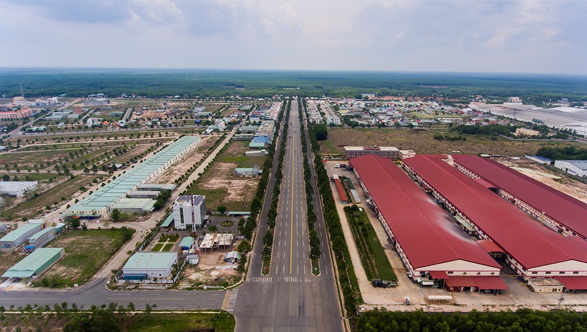 BÁN GẤP (4 sào) 4000M2, SHR, THỔ CƯ 600M, NGAY NGÃ 3 CHỢ, NHÀ MÁY XÍ NGHIỆP SÁT BÊN 380TR 5