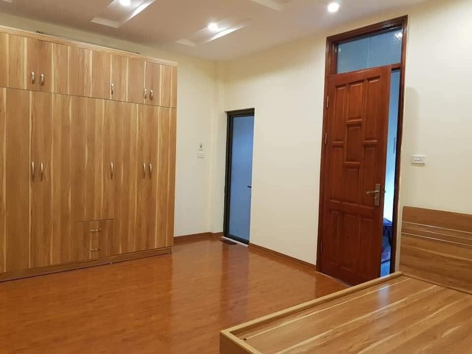 Bán nhà Võ Chí Công, 3 bước ra phố, view Hồ Tây, dân sinh tốt, 42 M2, 48 tỷ 2