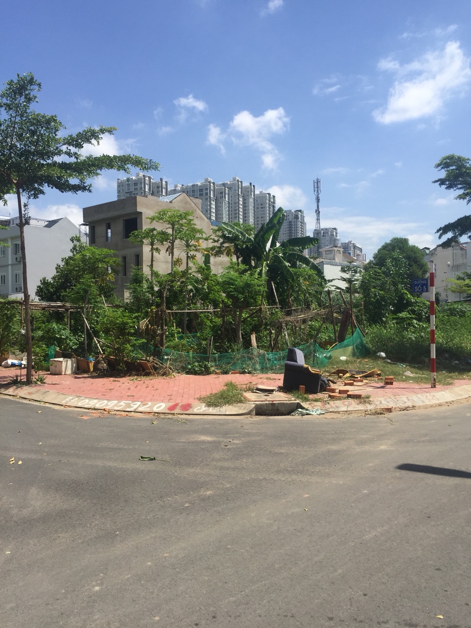 Bán đất lô B82 Khu Kim Sơn,Quận 7 dt 5x20m,góc 2mt giá 17 tỷ