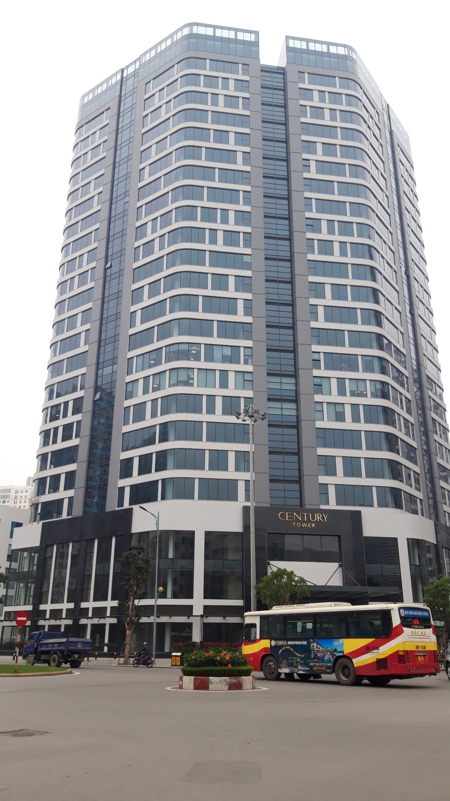 Cho thuê mặt bằng tòa văn phòng đầu tiên của Vingroup - Century Tower, Times City, DT từ 100m2 1