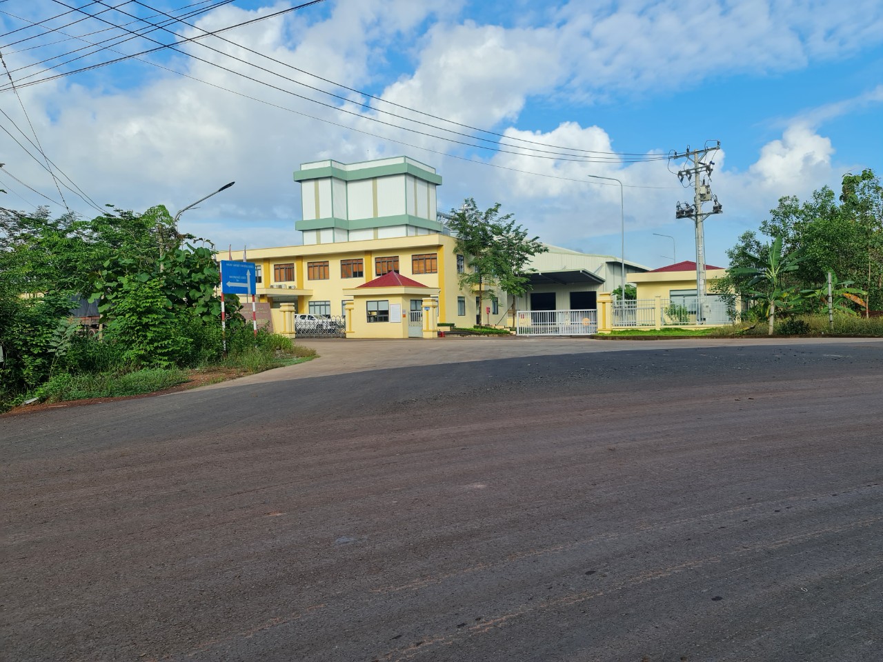 Đất sào Đồng Phú Bình Phước mặt tiền đường nhựa lớn ngay UBND, trường cấp 1,2 giá chỉ 6xx