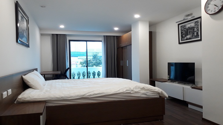 Cho thuê căn hộ dịch vụ tại Cát Linh, Đống Đa, 40m2, studio, nội thất mới hiện đại 3