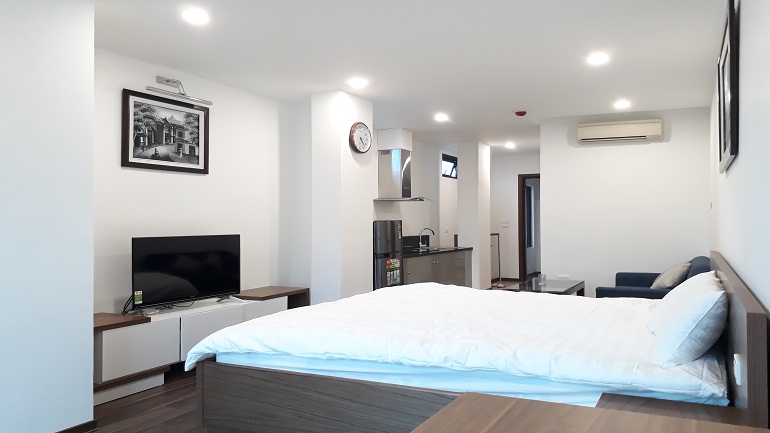 Cho thuê căn hộ dịch vụ tại Cát Linh, Đống Đa, 40m2, studio, nội thất mới hiện đại 7