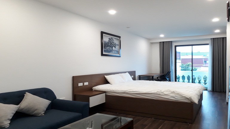 Cho thuê căn hộ dịch vụ tại Cát Linh, Đống Đa, 40m2, studio, nội thất mới hiện đại 1