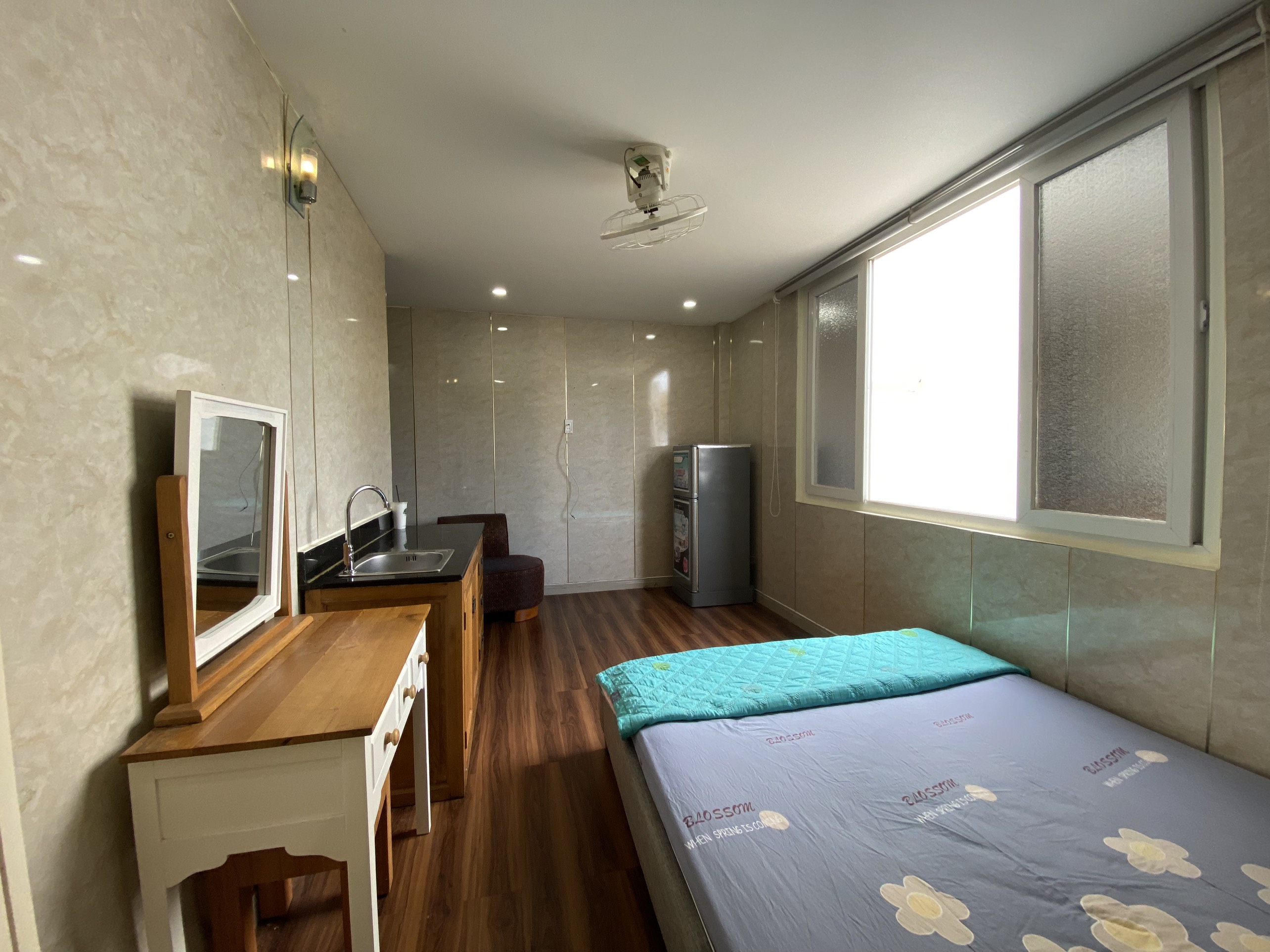 Cho thuê căn hộ full nội thất giá rẻ mùa dịch đường Lâm Văn Bền Quận 7 1