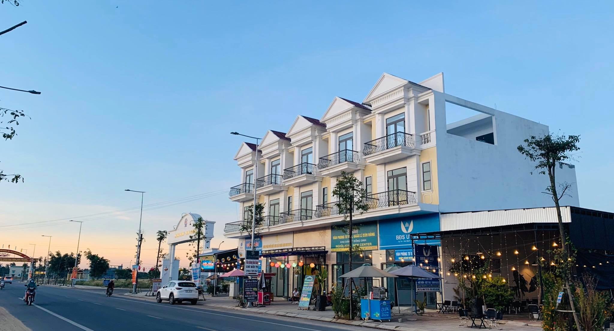 Cần bán gấp 5 căn shophouse đối điện KCN Đồng Dinh
