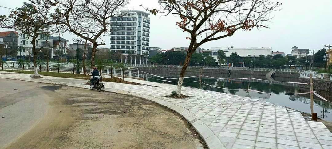 Bán 200m kinh doanh View hồ Thanh Giã Khai Quang, Vĩnh Quang Lh 0855823833 3