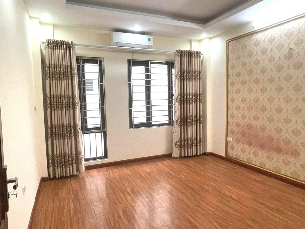 BÁN NHÀ ĐƯỜNG THUỴ KHUÊ, Ô TÔ, SÁT HỒ, 39M2, 5 TẦNG, 4M, NHỈNH 5 TỶ. 2