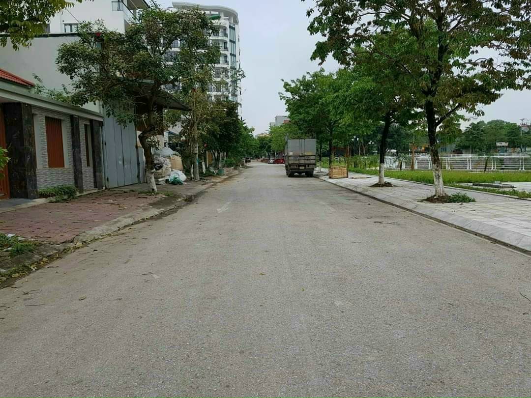 Bán 200m kinh doanh View hồ Thanh Giã Khai Quang, Vĩnh Quang Lh 0855823833 4