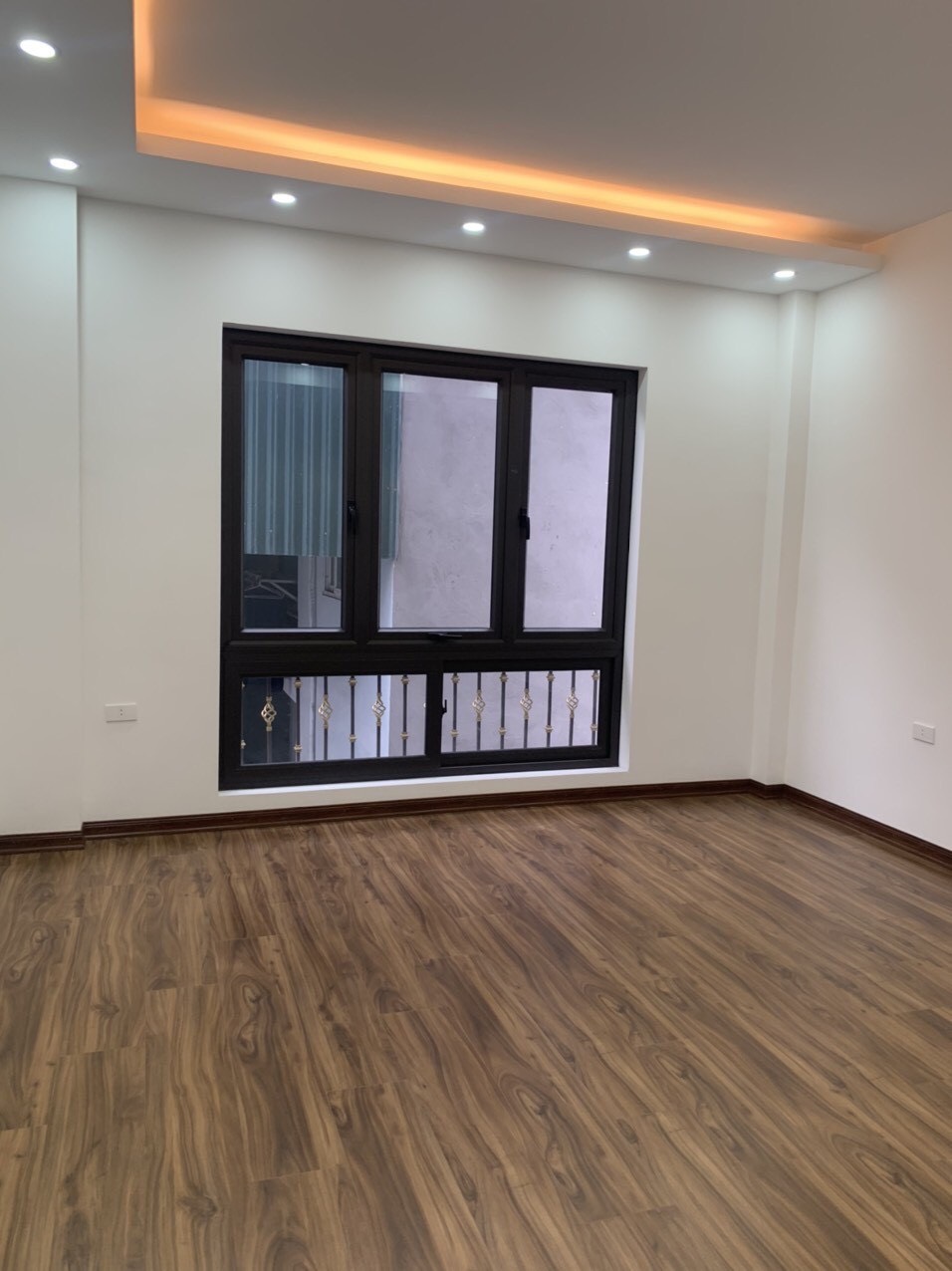 Cần bán Nhà mặt tiền đường Phạm Văn Đồng, Phường Mai Dịch, Diện tích 34m², Giá 5.4 Tỷ - LH: 0941516428 3