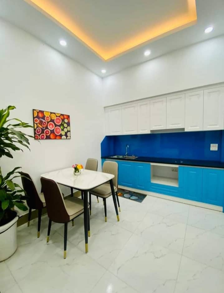 Nhà Đẹp, Phố Cự Lộc, 42m2, 6 Tầng, Ô TÔ, LÔ GÓC, 5 Tỷ, 0925088355