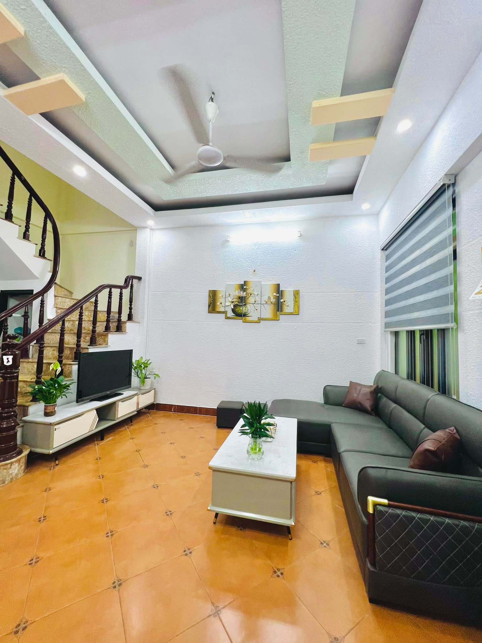 NHÀ ĐẸP HOÀNG MAI, TẶNG FULL NỘI THẤT, 2 THOÁNG, NGÕ THÔNG KHẮP NGẢ, 33m2*5 TẦNG, MẶT TIỀN 5m, GIÁ 3.65 TỶ