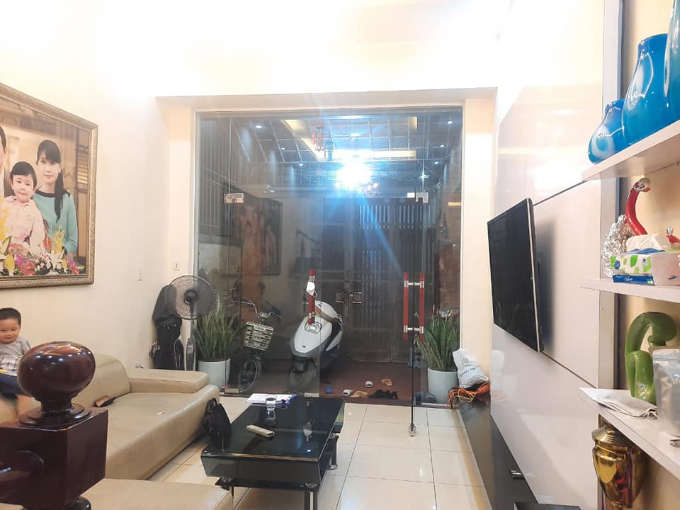 Nhà Xã Đàn – Đống Đa, Gara, Ô Chờ Thang Máy, 67m2, 115 Tỷ