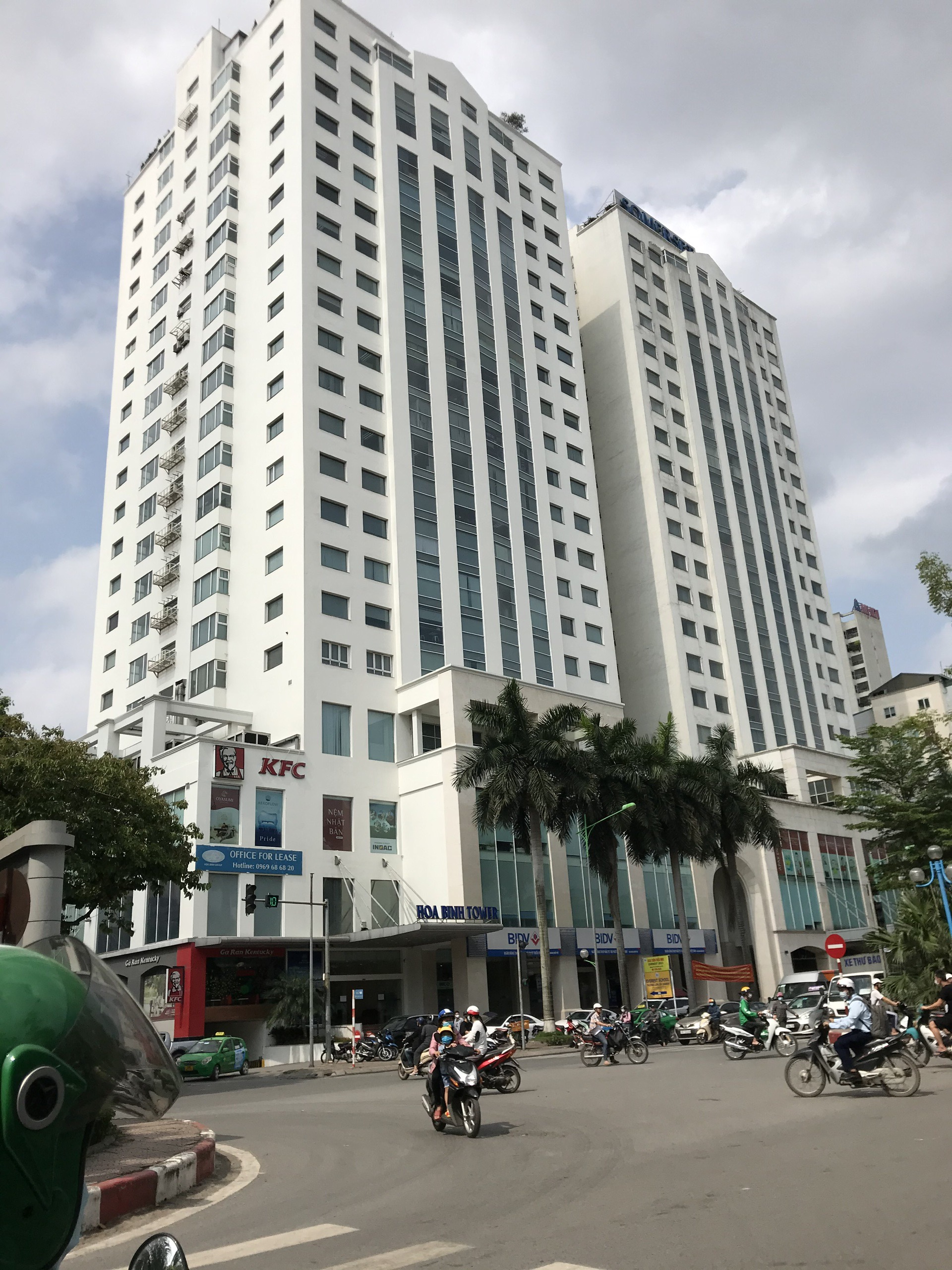 Tòa nhà Hòa Bình 106 Hoàng Quốc Việt, Cầu Giấy cho thuê văn phòng 1