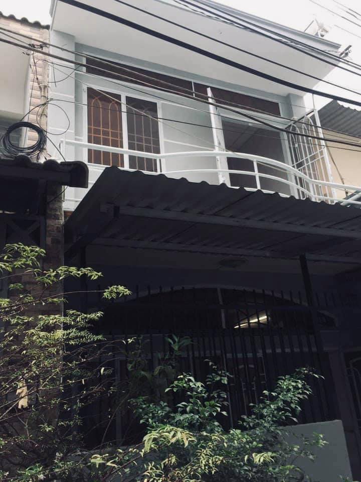 Nhà Đông Hồ vị trí Kinh Doanh bậc nhất 40M2 2Tầng giá 34 Tỷ