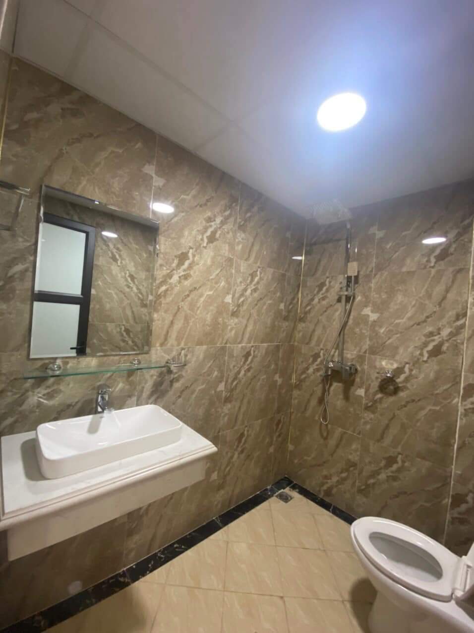 Bán Nhà Phố An Dương Vương, Nhà Đẹp Giá Rẻ, 30m2, 5 Tầng, Nhỉnh 2 tỷ 5