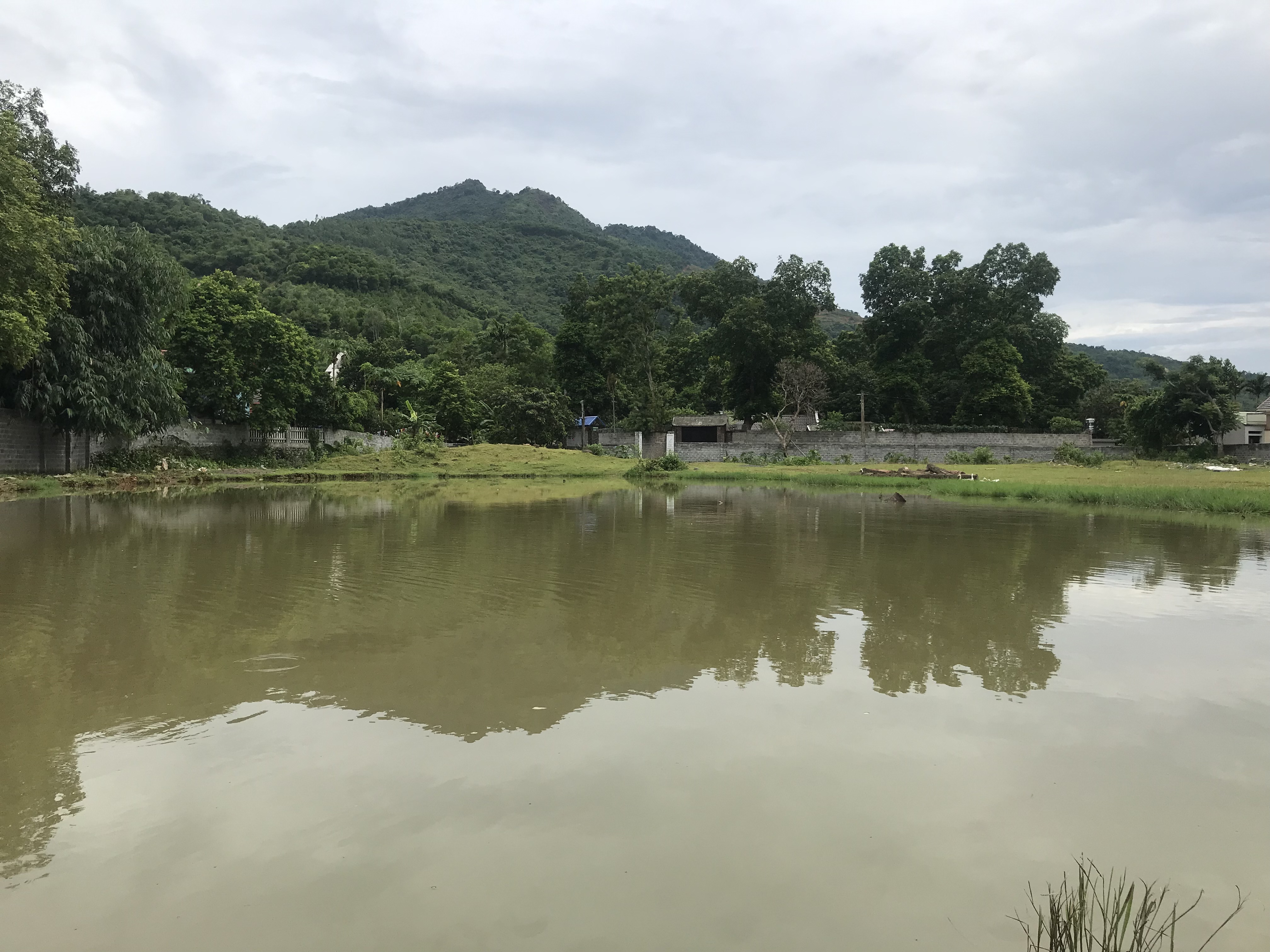 Bán đất tại Lương Sơn view bao quát bám mặt hồ 1