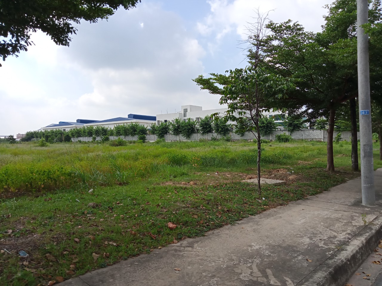 Đất sổ sẵn nở hậu  ngay KCN Phú Chánh Tân Uyên chợ , bệnh viện ngân hàng hỗ trợ vay 3
