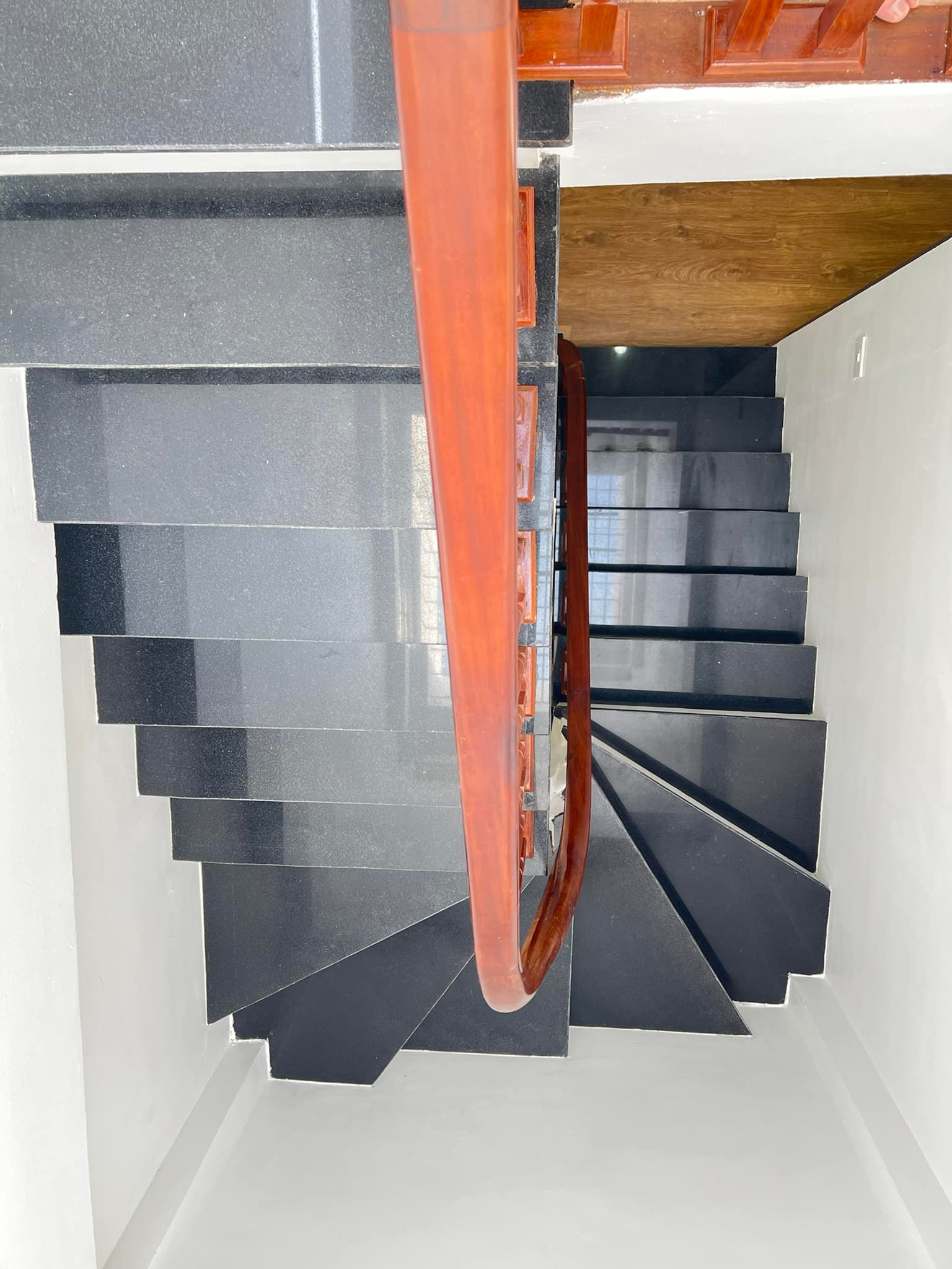 Bán nhà Ngô Gia Tự, Long Biên, 60m2 x 4 tầng, LÔ GÓC, Ô TÔ, nhà ĐẸP, ở NGAY 5