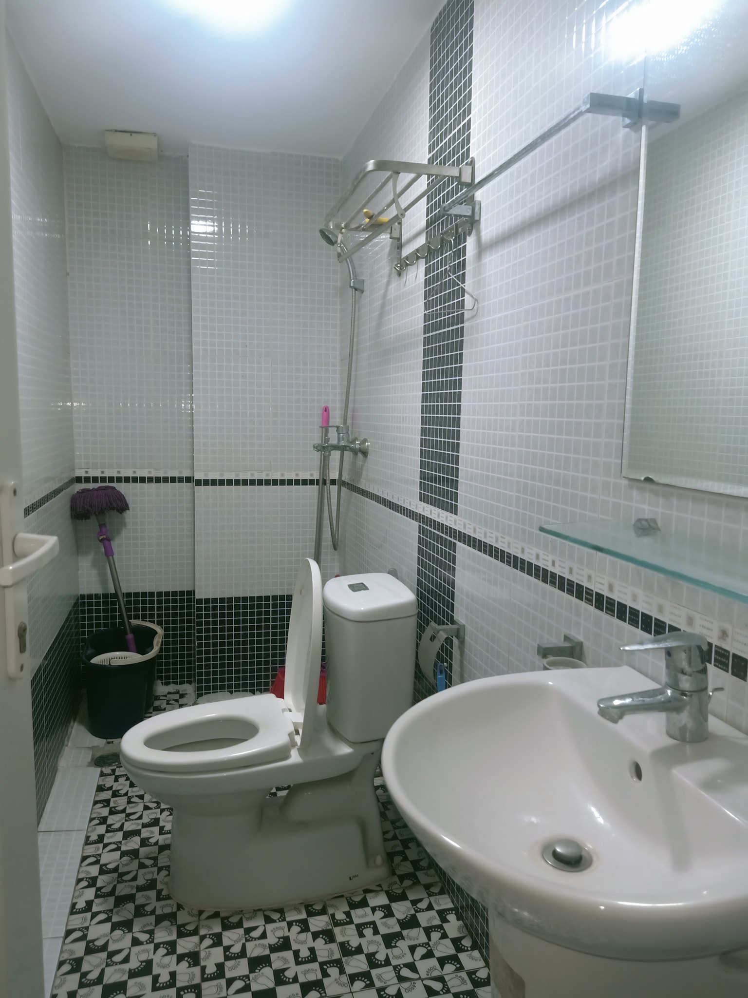 BÁN NHÀ ĐỐNG ĐA - THÁI HÀ - VÀI BƯỚC RA MẶT PHỐ - Ô TÔ CHẠY QUA CỬA NHÀ - CHỦ TẶNG FULL NỘI THẤT. 3