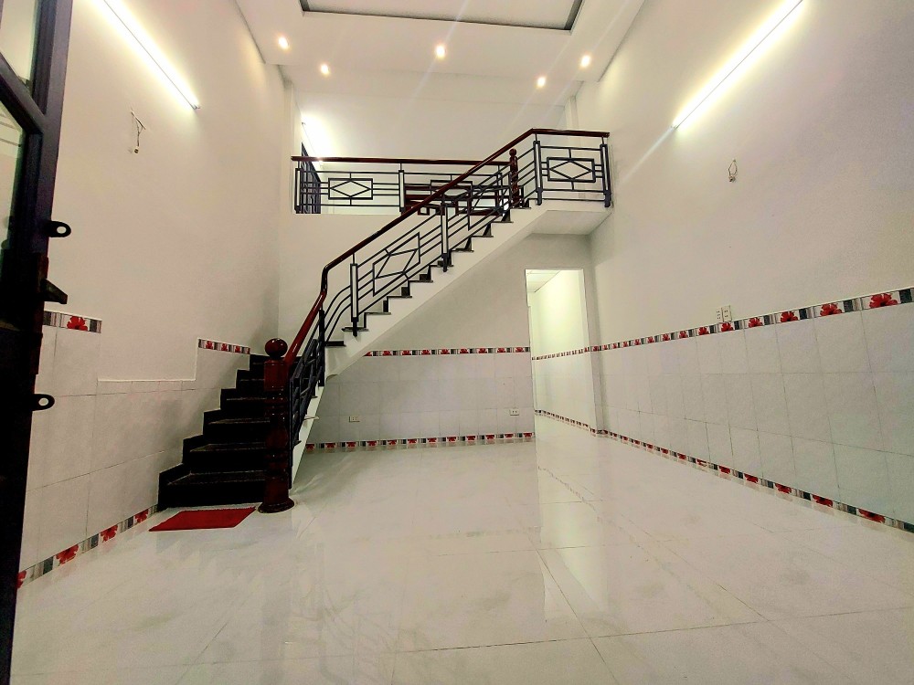 Nhà đẹp-Đường 6m Cách chợ Hiệp Thành 200m, ngang lớn 4.7m 3 tầng chỉ 4 tỷ 750. 3