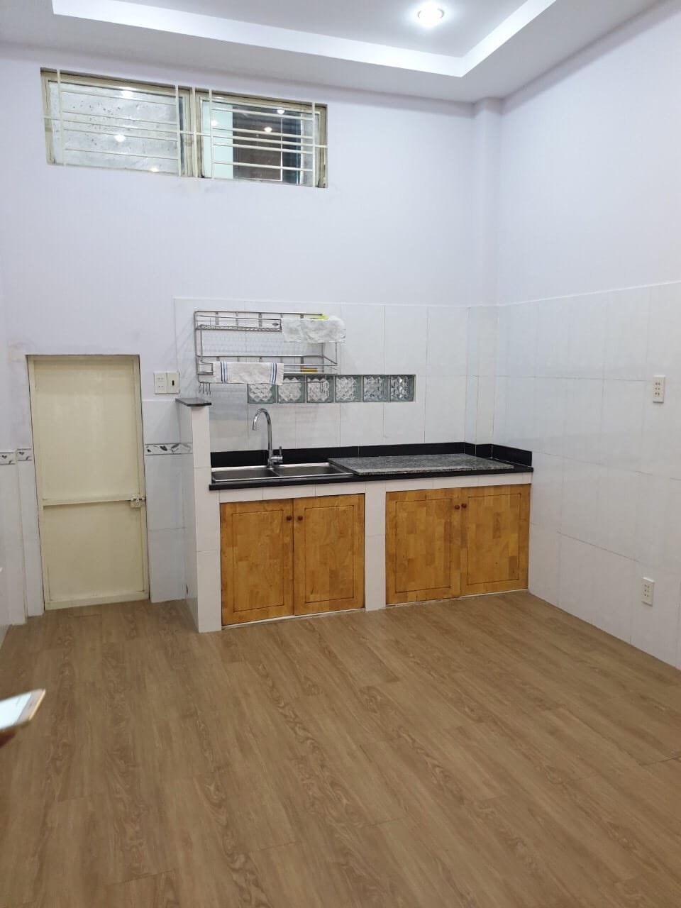 Cần bán nhà HXH đường Huỳnh Văn Bánh, không lộ giới 3.3x13m, chỉ 7.65 Tỷ - LH: 0386372900