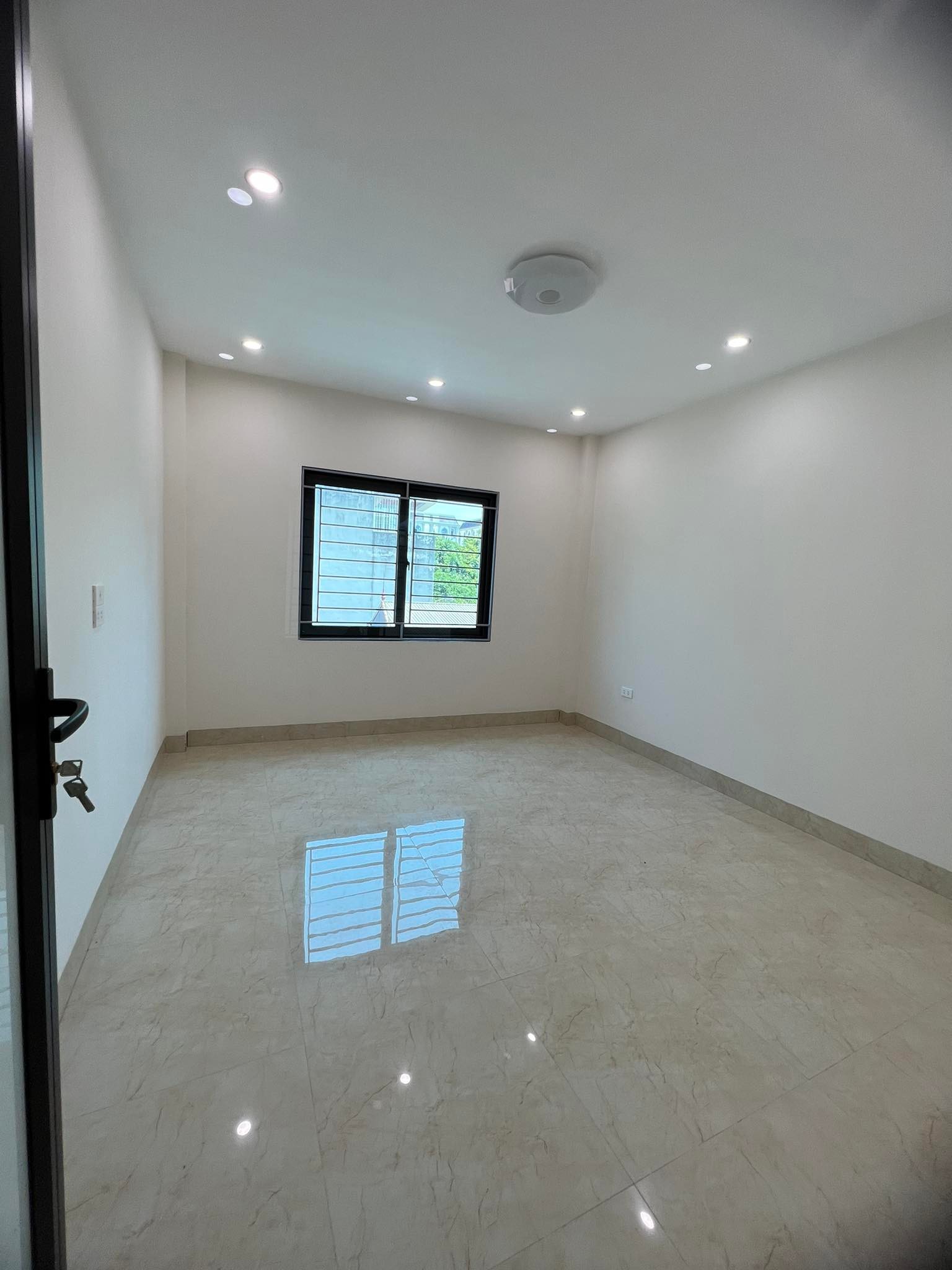LÀNG VIỆT KIỀU - 4 Tầng - 90tr/m2. Bán nhà Hà Đông. CÁN BỘ - Cách phố 10m 3