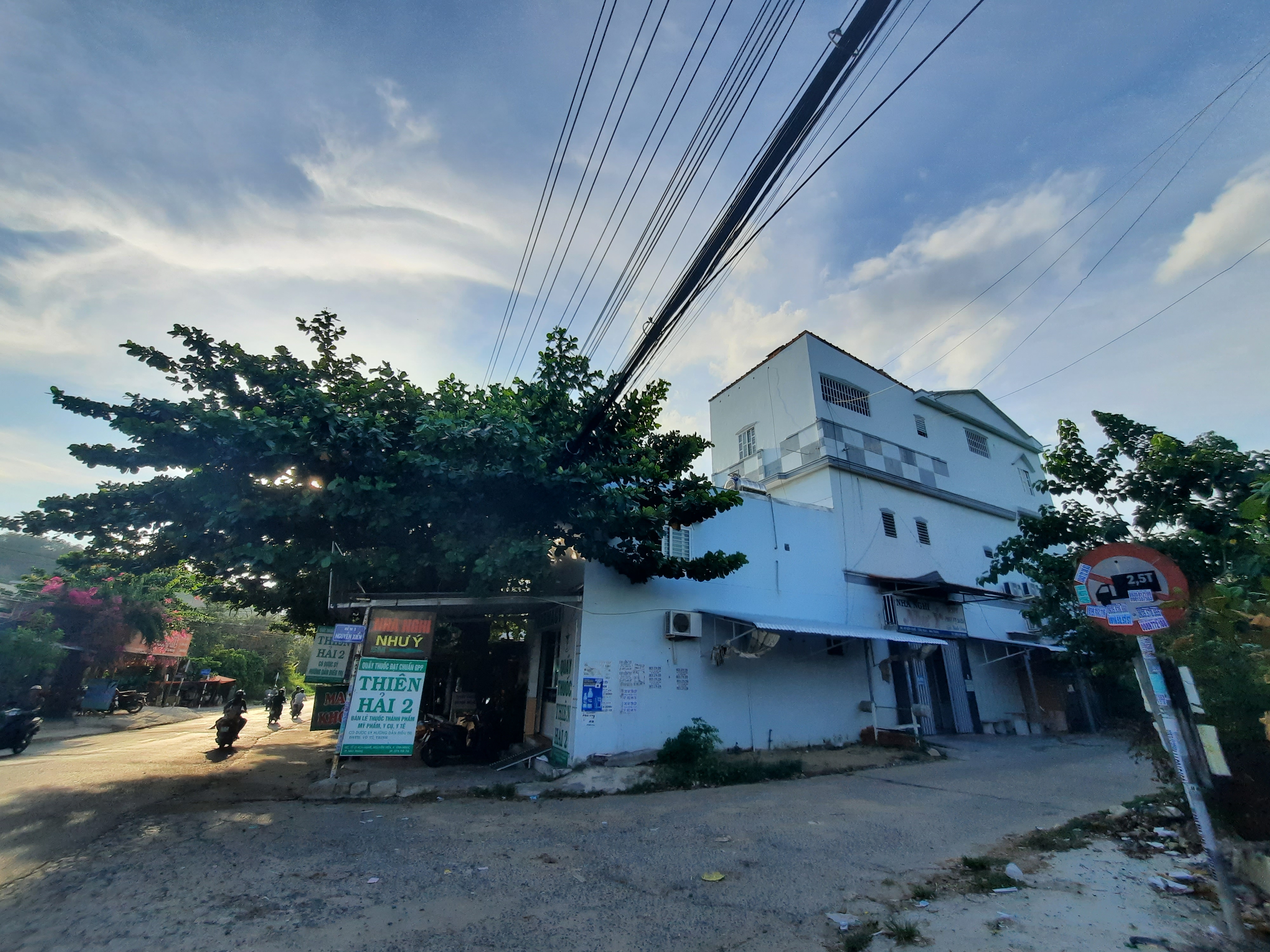Cho thuê Nhà mặt tiền đường Nguyễn Xiển, Xã Vĩnh Ngọc, Diện tích 150m², Giá Thương lượng - LH: 0966720910