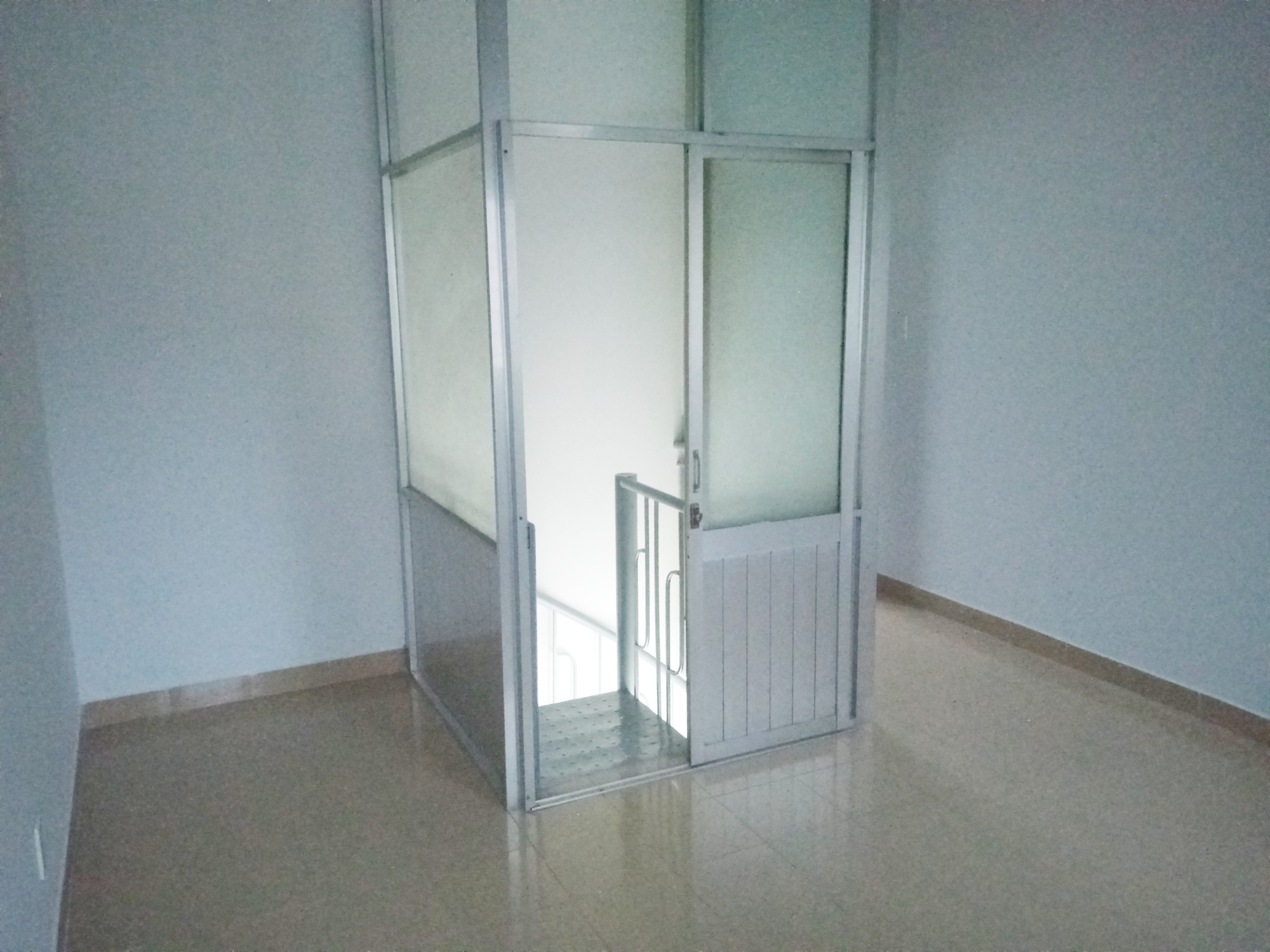 Bán Nhà Đường Đỗ Xuân Hợp, Quận 9 DT 87m2 Giá Rẻ chỉ hơn 4 Tỷ 2 Tầng Tin Thật 3