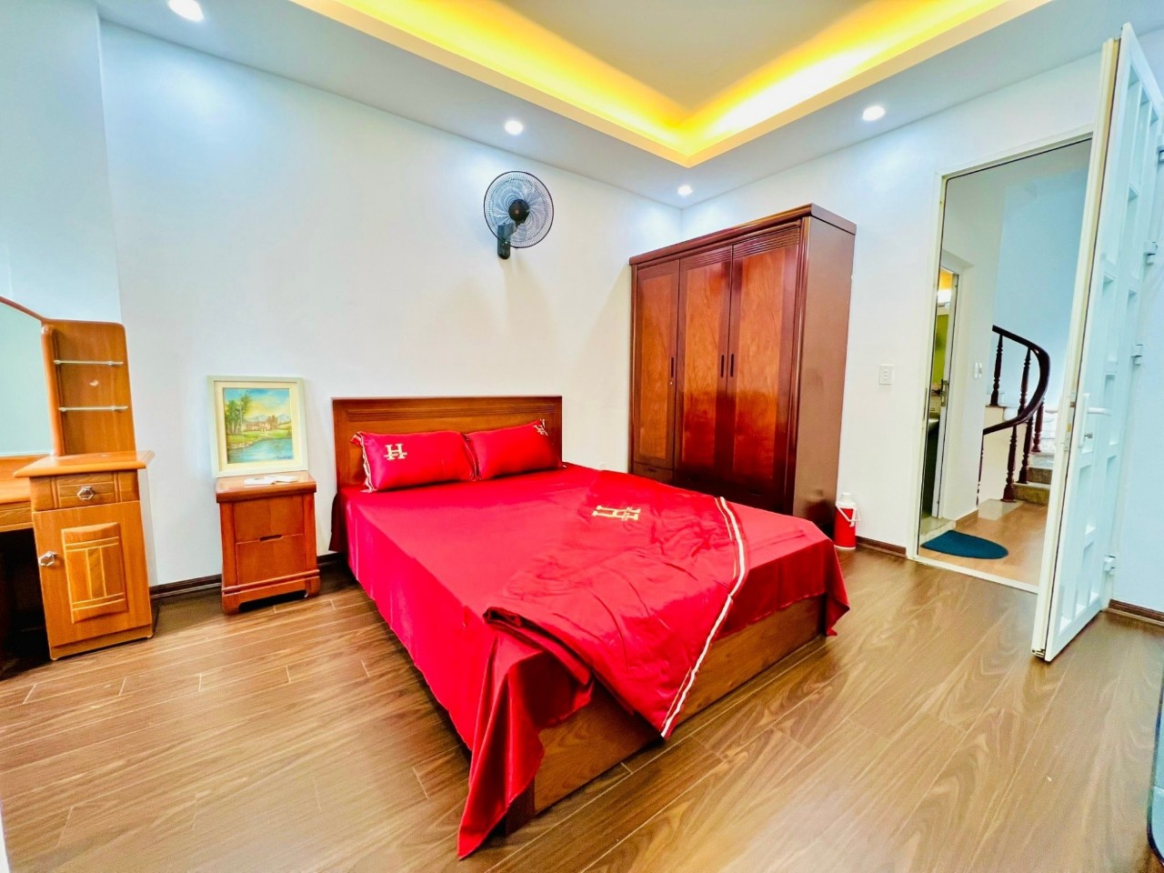 NHÀ ĐẸP, LÔ GÓC, PHỐ YÊN LẠC, HAI BÀ TRƯNG, DÂN TRÍ CAO, AN NINH TỐT. Chỉ 5.5 tỷ. 4
